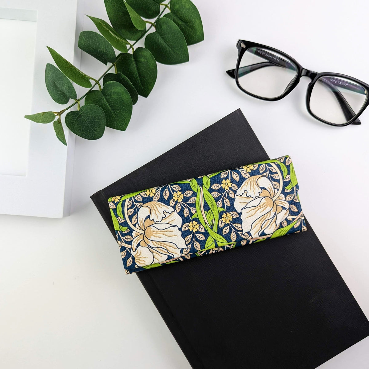 William Morris Pimpernel Eyeglass & Sunglasses Case