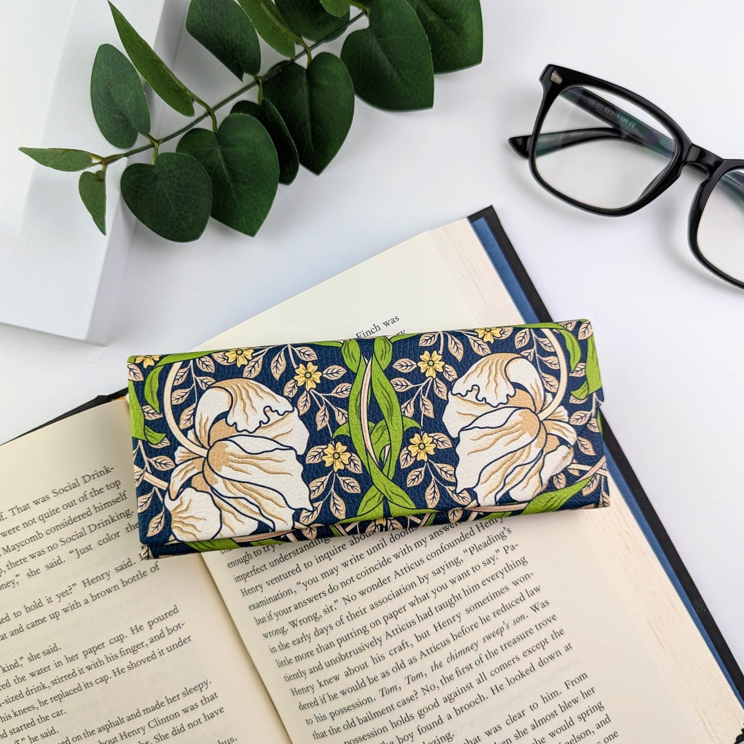 William Morris Pimpernel Eyeglass & Sunglasses Case