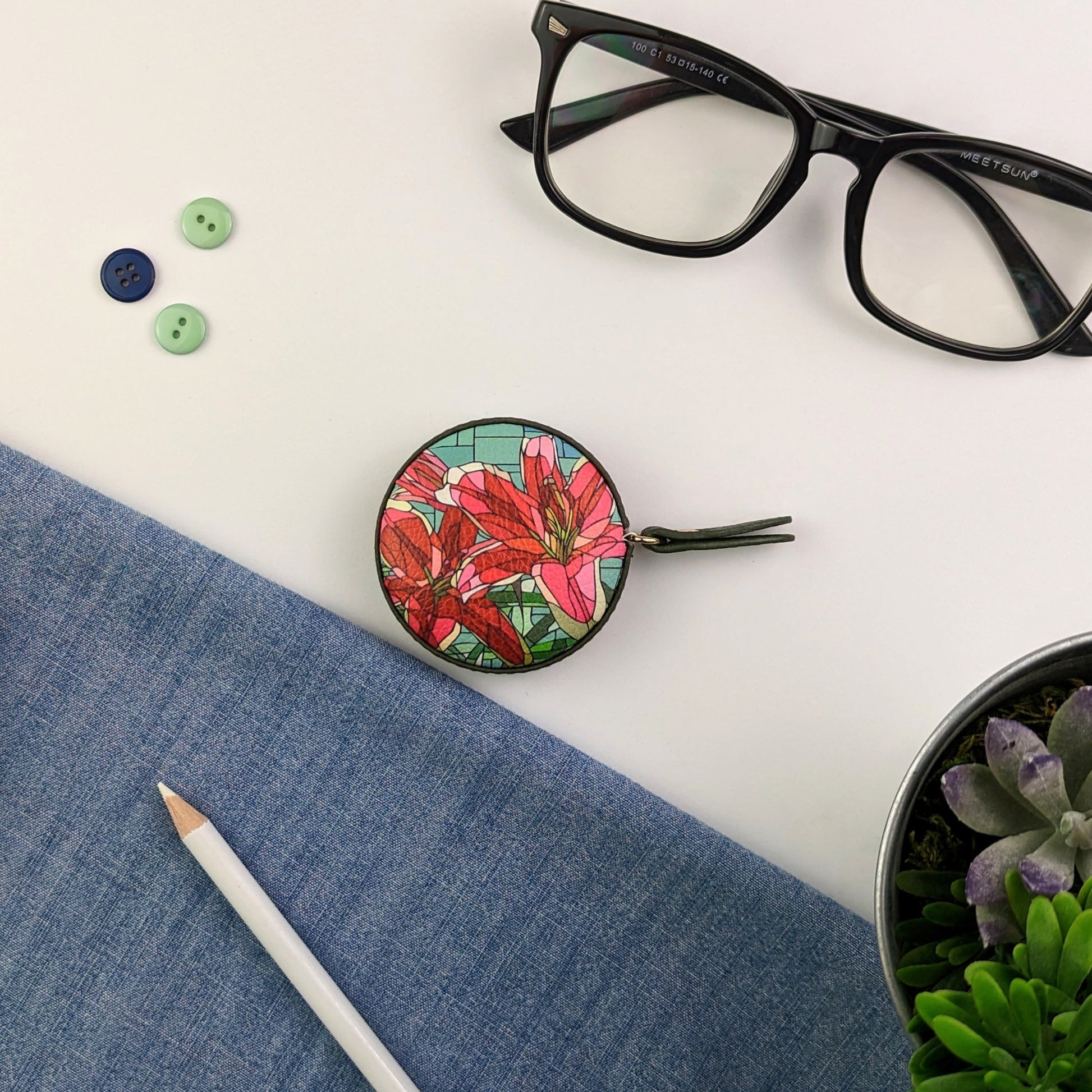Art Glass Stargazer Lily Tape Measure