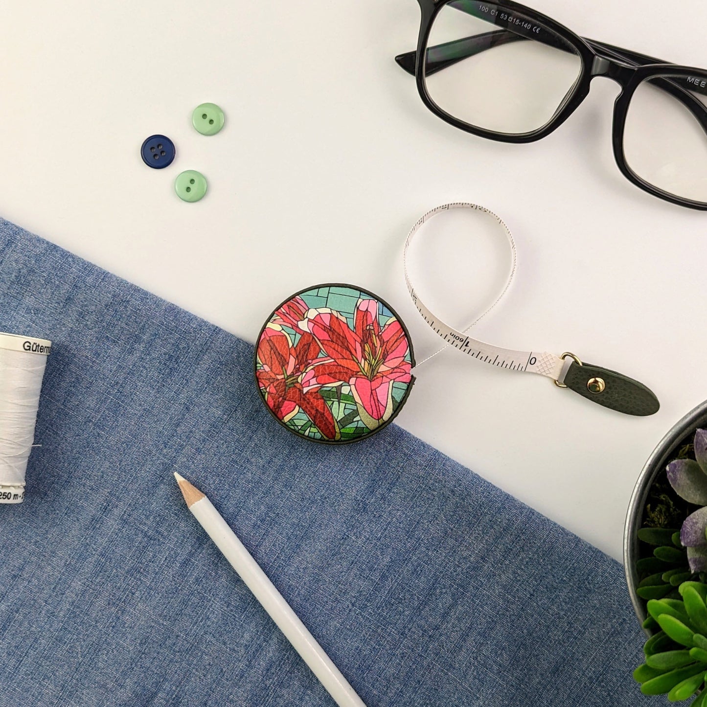 Art Glass Stargazer Lily Tape Measure