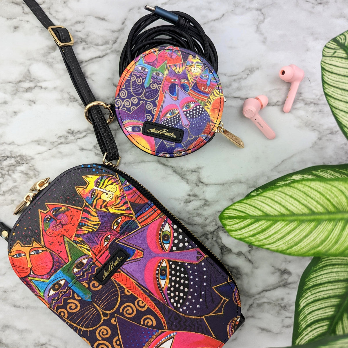 Laurel Burch Fantasticats Round Zipper Case