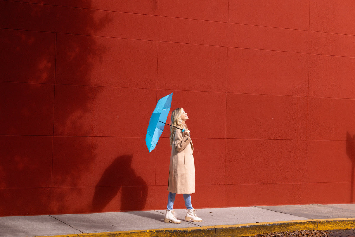 Vinrella Turquoise Umbrella in a Bottle lifestyle