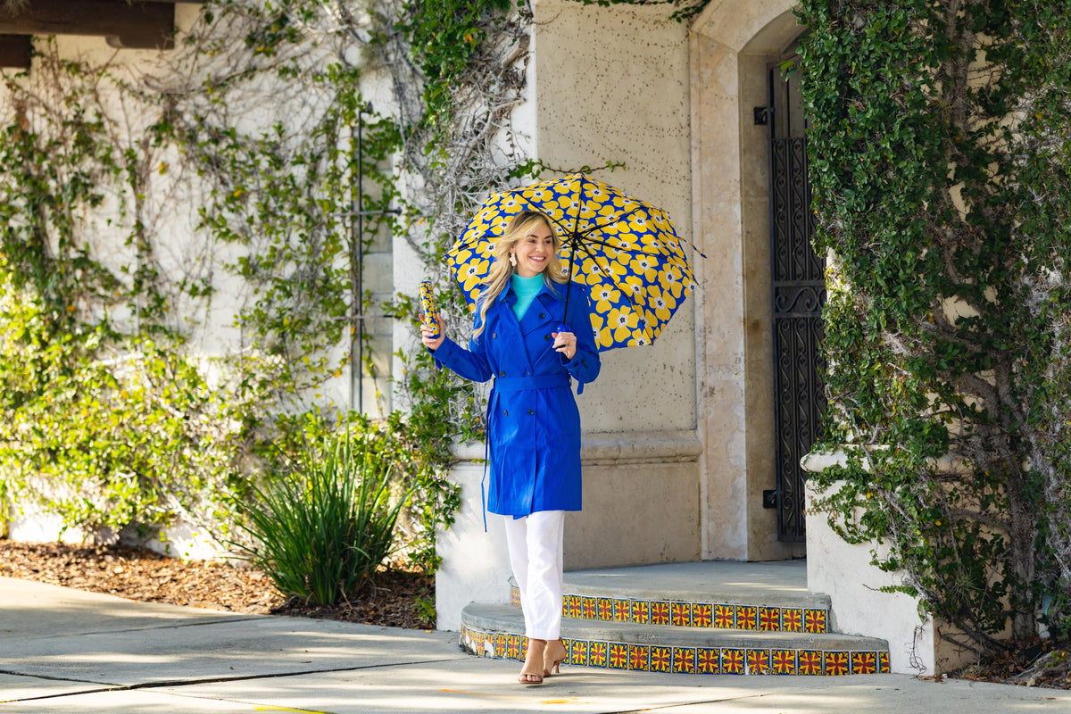 Nikki on Blue Bottle Umbrella lifestyle