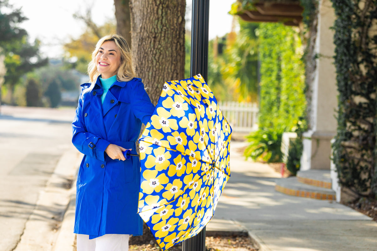 Nikki on Blue Bottle Umbrella lifestyle