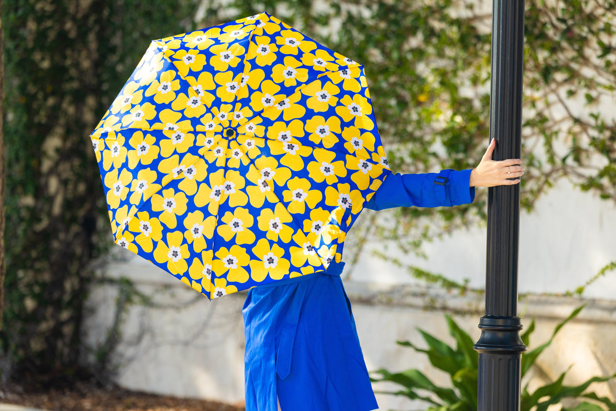 Nikki on Blue Bottle Umbrella lifestyle