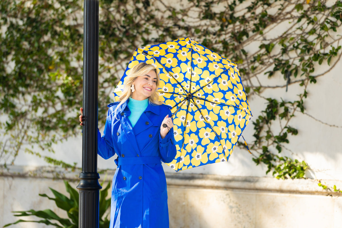 Nikki on Blue Bottle Umbrella lifestyle