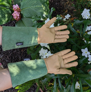Deluxe Rose Pros Gardening Gloves - Superior Protection & Comfort for Thorny Tasks