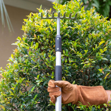 Garden Works Telescopic 7 Tine Rake
