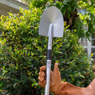 Telescopic Shovel - Adjustable Length for Comfort and Versatility