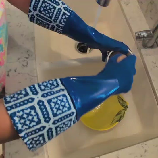 True Blues Deluxe Gauntlet Dishwashing Gloves — product video