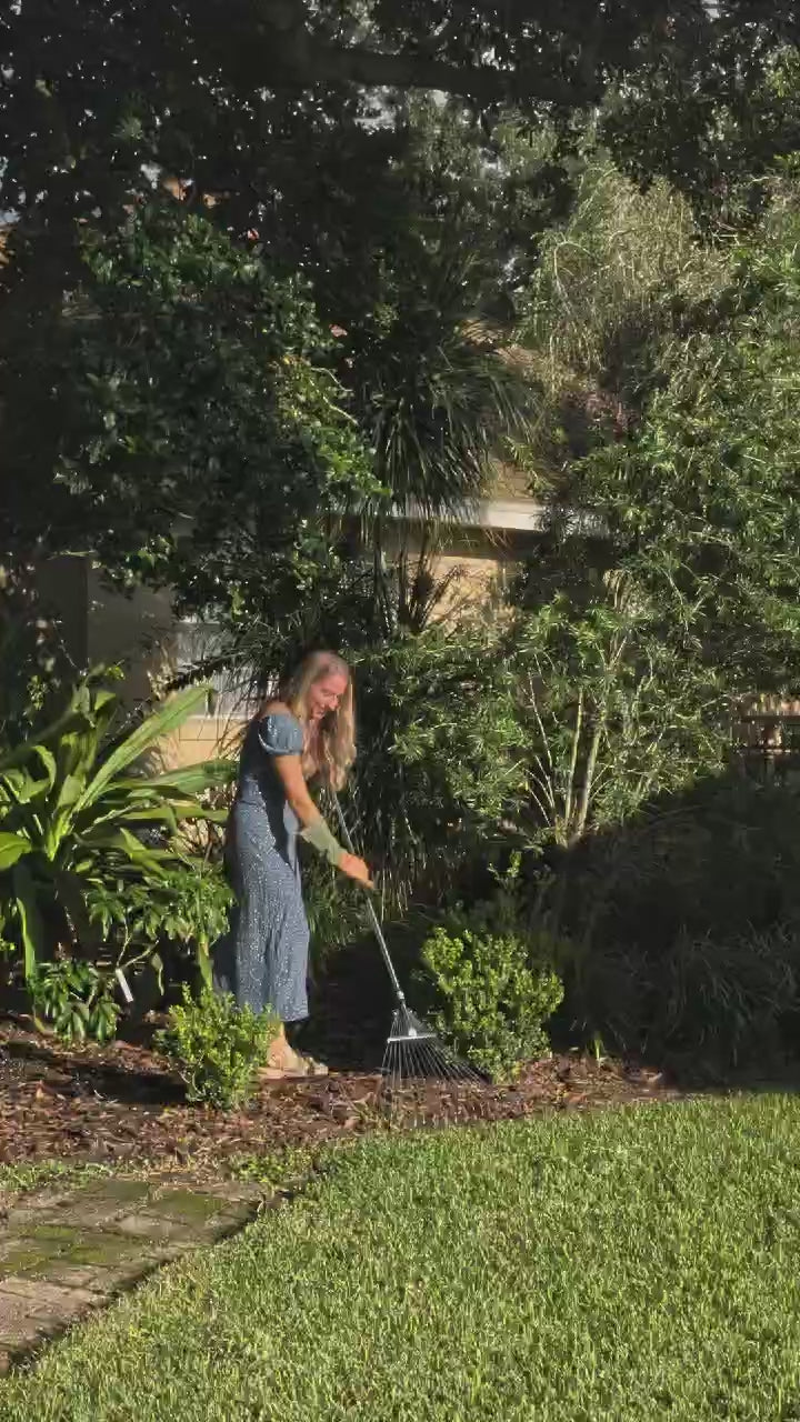Telescopic Leaf Rake — product video