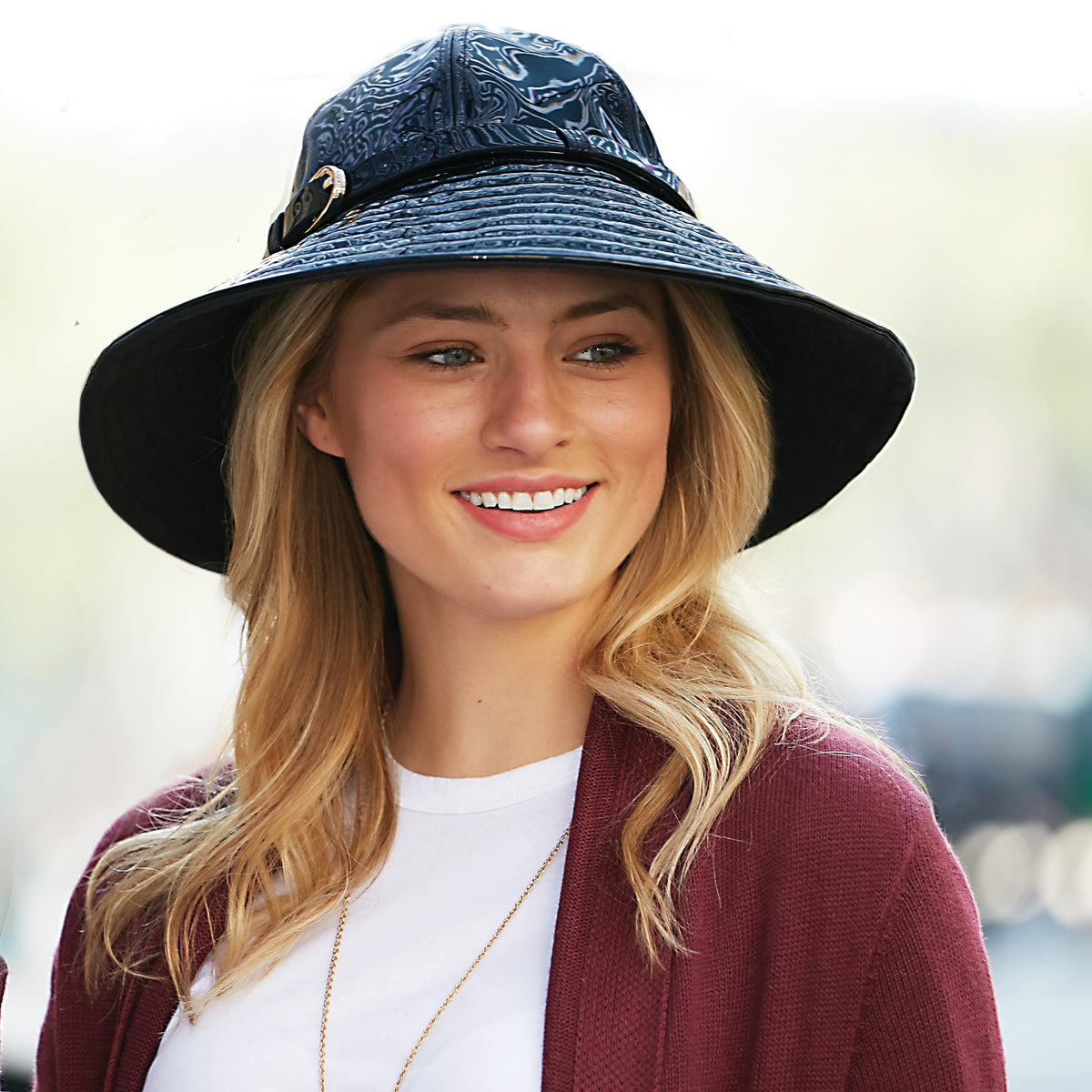 Vinrella Rain/ Sun Hat — navy patterned lifestyle
